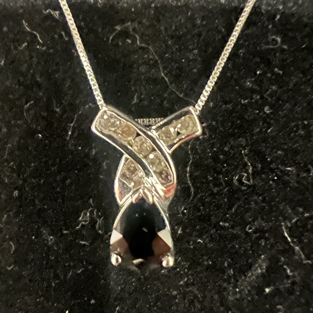 Elegant Silver and Black Pendant Necklace